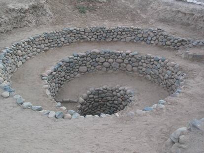 Entrada a un 'puquio' a Nazca, al Perú.