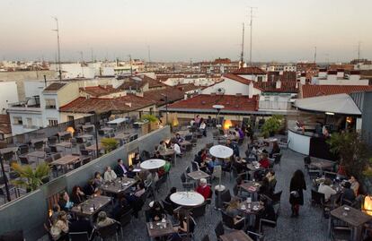 Concurrida terraza del Gaucafé.