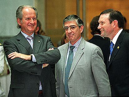 Juan María Atutxa, Fernando Ruiz Piñeiro, presidente del Tribunal Superior del País Vasco, y Juan José Ibarretxe, en la apertura del año judicial. 

/
