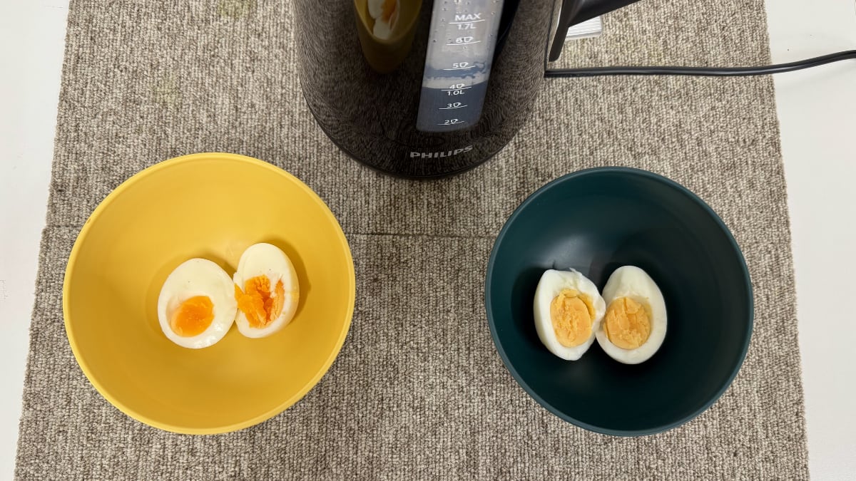 Huevos cocidos hechos con el hervidor eléctrico 3000 Series de Philips.