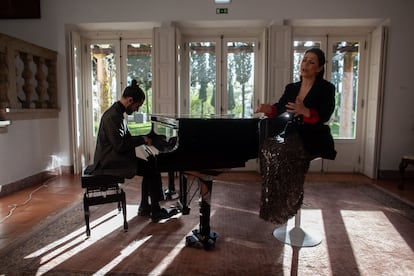 Die Fado-Sängerin Katia Guerreiro während einer Probe im Palacio dos Aciprestes in Linda-A-Velha (Portugal), Mitte April.