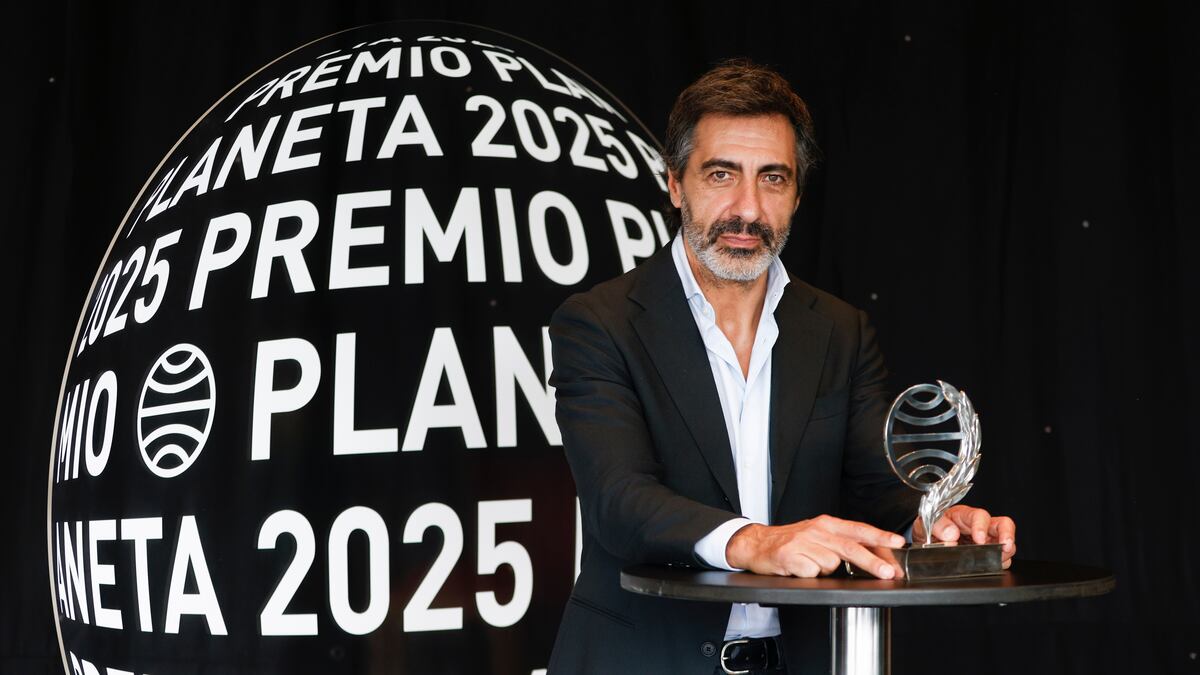 El autor y tertuliano Juan del Val gana la 74º edición del Premio Planeta