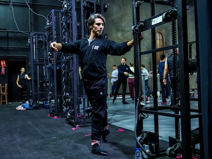 Joaquín de Luz, director de la Compañía Nacional de Danza, fotografiado en el escenario del Teatro de la Zarzuela el pasado diciembre.