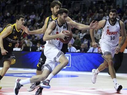 Rudy entra a canasta