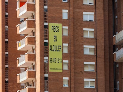 Pisos de alquiler en un edificio de Vall d'Hebrón en Barcelona.