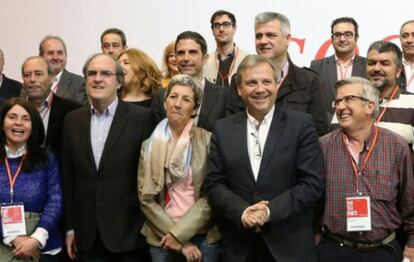 Gabilondo y Carmona, junto a otros candidatos municipales del PSM.