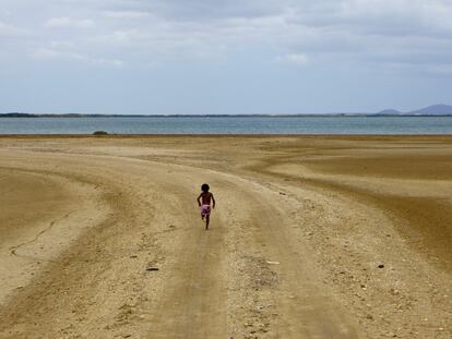 Vista parcial de la bahía de Portete en la Alta Guajira, a unos tres kilómetros de Portete y donde sus pobladores van a pescar o bañarse. 