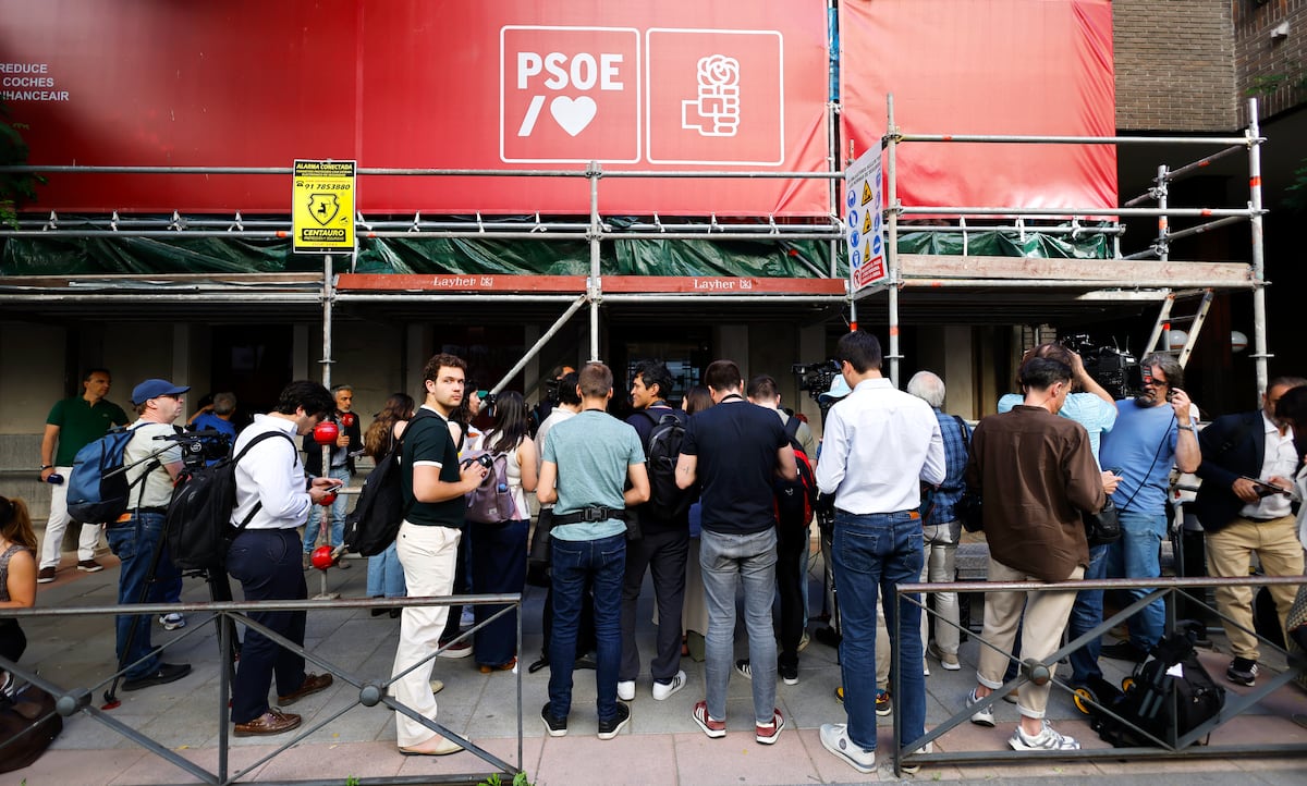 Judge Santiago Pedraz Rejects PP's Imputation Request for PSOE in Leire Díez Case