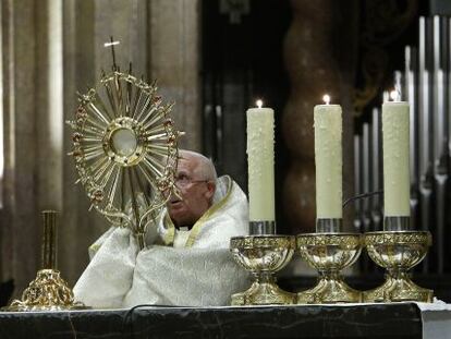 El cardenal Ca&ntilde;izares en un momento de la vigilia por la unidad de Espa&ntilde;a.