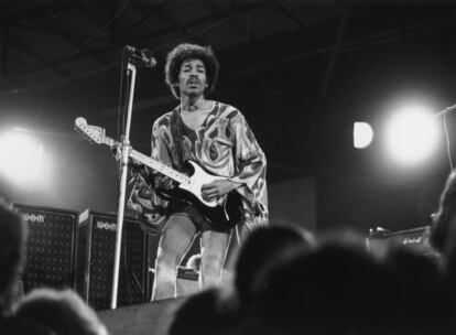 August 1970:  Jimi Hendrix, psychedelic guitarist (1942 - 1970) on stage.  (Photo by Doug McKenzie/Getty Images)