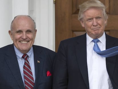 Rudy Giuliani com Donald Trump em 2016