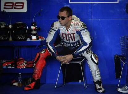 Jorge Lorenzo en el box de Yamaha.