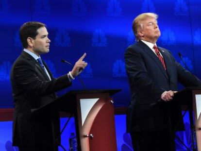 Os candidatos do partido Republicano Marco Rubio (esq.), Donald Trump e Ben Carson, durante o debate da CNBC esta semana.