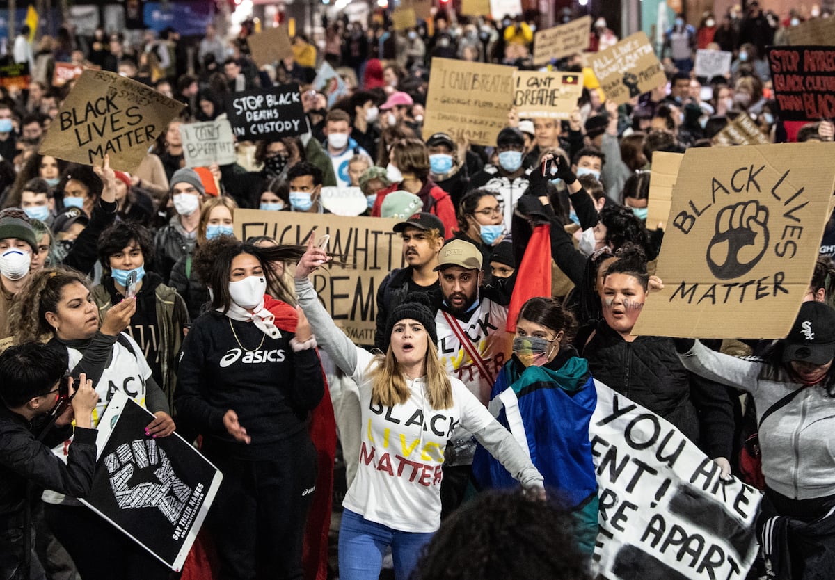 Las protestas por la muerte de George Floyd traspasan las fronteras de ...