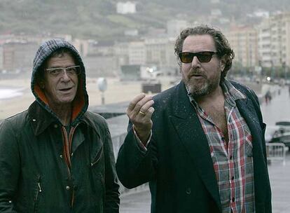 Lou Reed (a la izquierda) y Julian Schnabel, ayer en San Sebastián.