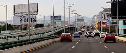 Fotografía del Viaducto Bicentenario, controlado por OHL México, en el estado de México (México).