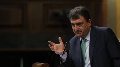 Aitor Esteban, del PNV, durante un pleno en el Congreso de los Diputados.