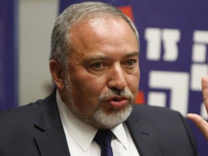 Avigdor Lieberman, en su rueda de prensa en Jerusal&eacute;n. 