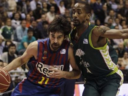 Navarro, ante Calloway en el Unicaja-Barcelona. 