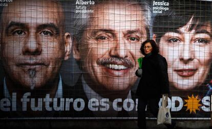 Propaganda electoral del candidato Alberto Fernández en una calle de Buenos Aires.