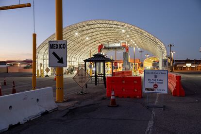 El cruce fronterizo entre Sonoyta y Lukeville, tras el cierre de las autoridades estadounidenses.