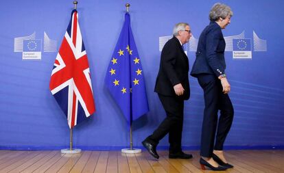 Jean-Claude Juncker y Theresa May, en Bruselas el 7 de febrero.