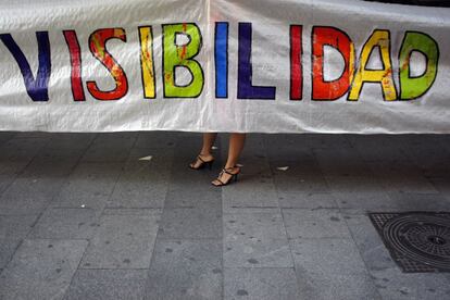 Marcha a favor de la visibilidad lésbica en la calle de Preciados, Madrid, en la que participaron unas 50 personas.