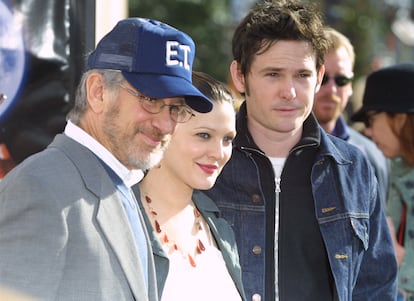 Steven Spielberg, Drew Barrymore y Henry Thomas en una proyección de 'E.T.' en 2002 para celebrar el 20 aniversario de la película.