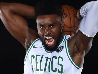 Hay un hombre del Renacimiento jugando en los Boston Celtics