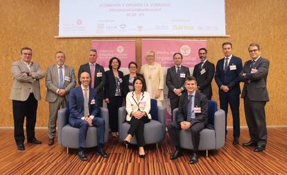 Miembros de la Cátedra de Empresa Familiar de la Universitat de Valencia durante la segunda jornada de 'Empresas familiares en el mundo'.