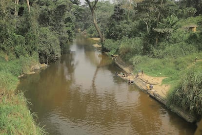 Vista general del río Loya, en el este de la República Democrática del Congo.