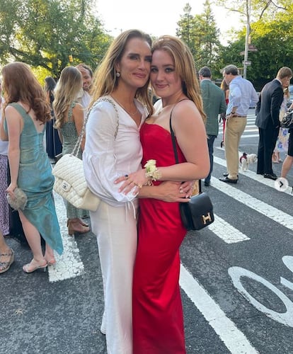 More than two decades later, her daughter borrowed the look from her closet to wear to prom.