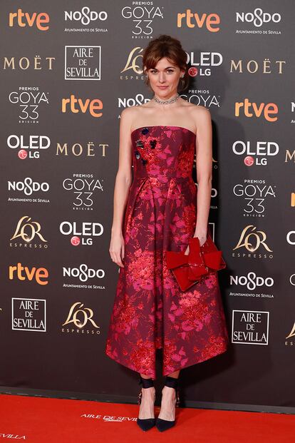 Marta Nieto, con un vestido de largo midi de Delpozo. La actriz protagoniza el corto Madre, nominado a los Oscar en esta edición.