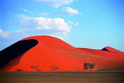 La duna 45 del desierto del Namib, de la que se dice que es la duna más fotografiada del mundo.