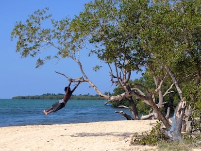 Playa en la isla de Inhaca, cerca de Maputo (Mozambique).