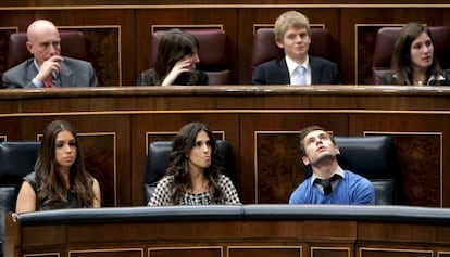 El piloto español de moto GP, la cantante y la hija de Lolita, entre otros, durante los actos para conmemorar la Constitución.