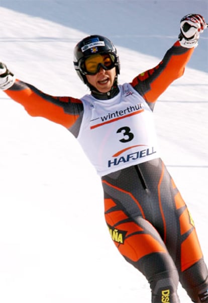 María José Rienda celebra su victoria en la Compa Olímpica de Esquí Alpino de Hafjell (Noruega).