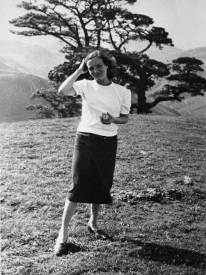Carmen Laforet, el 1951, en un viatge a Canàries.