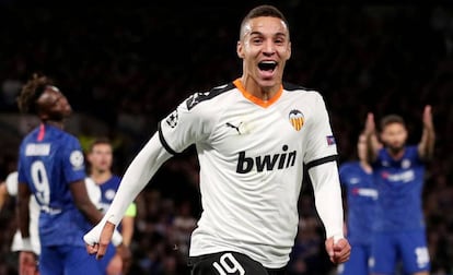 Rodrigo Moreno, en un partido con el Valencia.