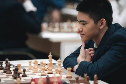 El estadounidense Jeffery Xiong, de 18 años, el pasado viernes durante su primera partida de la segunda eliminatoria