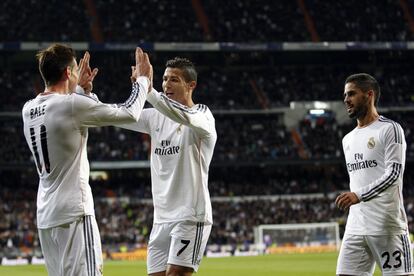 Bale celebra junto a Cristiano el tanto que abrió la goleada en presencia de Isco
