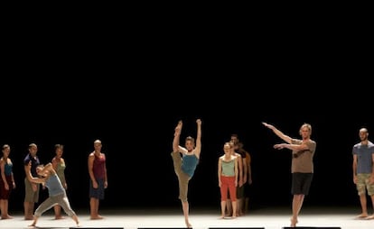 Escena de la obra &#039;Decadance&#039; de Ohad Naharin.