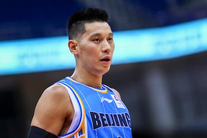 Jeremy Lin #7 of Beijing Ducks