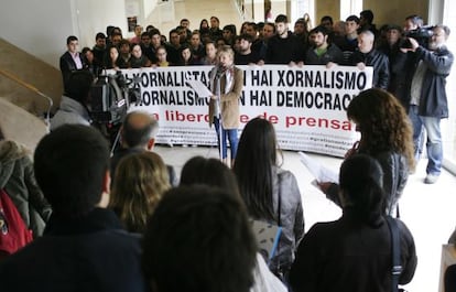 Imagen de la concentración en la Facultad de periodismo.