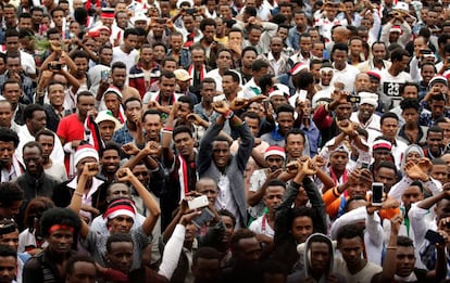 Manifestantes de la etnia oromo protestan en octubre contra el Gobierno en Bishoftu (Etiop&iacute;a). 