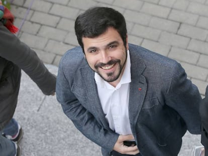 El candidato de IU, Alberto Garzón, a su llegada al Consejo Político del partido.