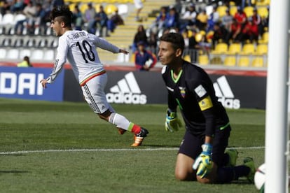 El jugador de la selección mexicana Claudio Zamudio celebra el gol anotado frente Ecuador durante el encuentro de cuartos de final del Mundial de Fútbol Sub17.