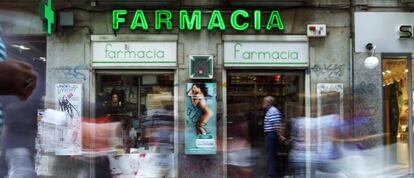 Una farmacia en la calle Preciados el día del comienzo del copago.