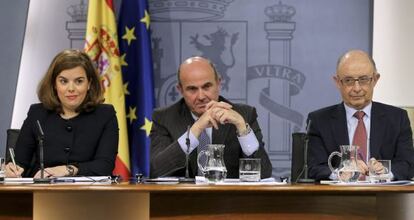 S&aacute;enz de Santamar&iacute;a, Guindos y Montoro, tras un Consejo de Ministros. 