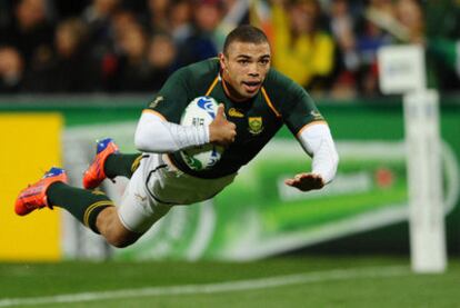 Bryan Habana consigue su 39º ensayo con la camiseta de los 'Sprinboks' en el partido del Mundial contra Namibia.